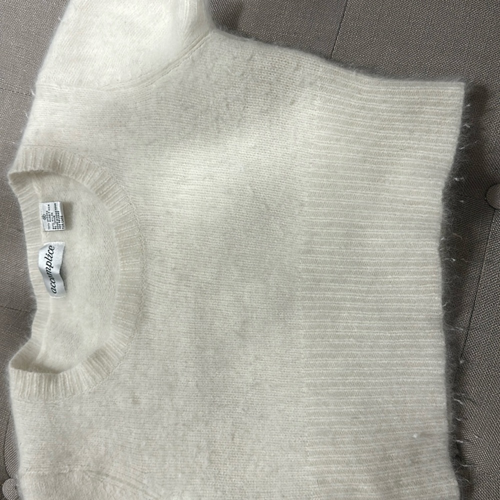 Angora rabbit hair crop top sweater